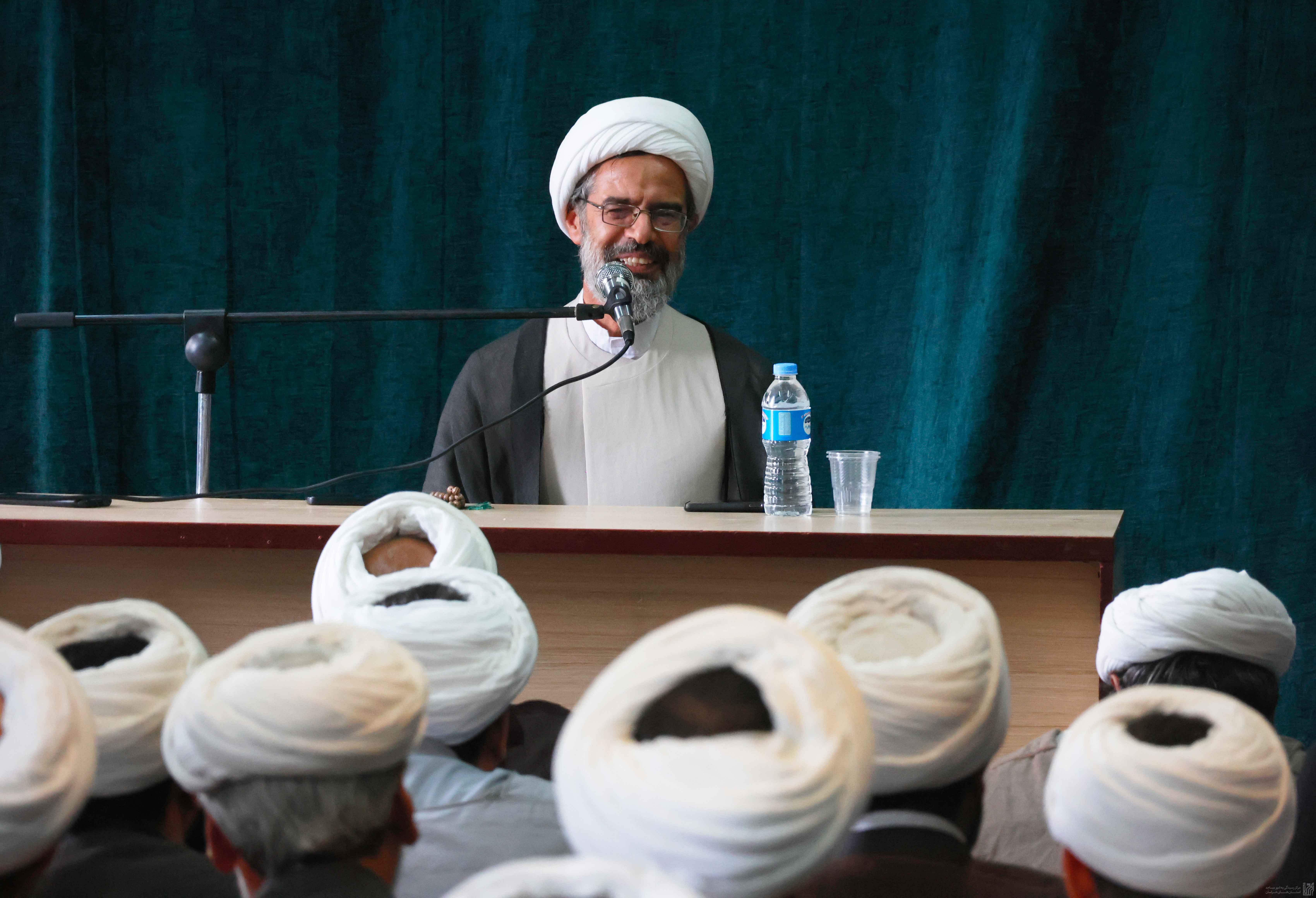 جایگاه امام جماعت در مسجد  
