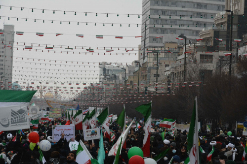 گزارش تصویری از حماسه پرشور مشهدی ها در یوم الله 22بهمن (3)